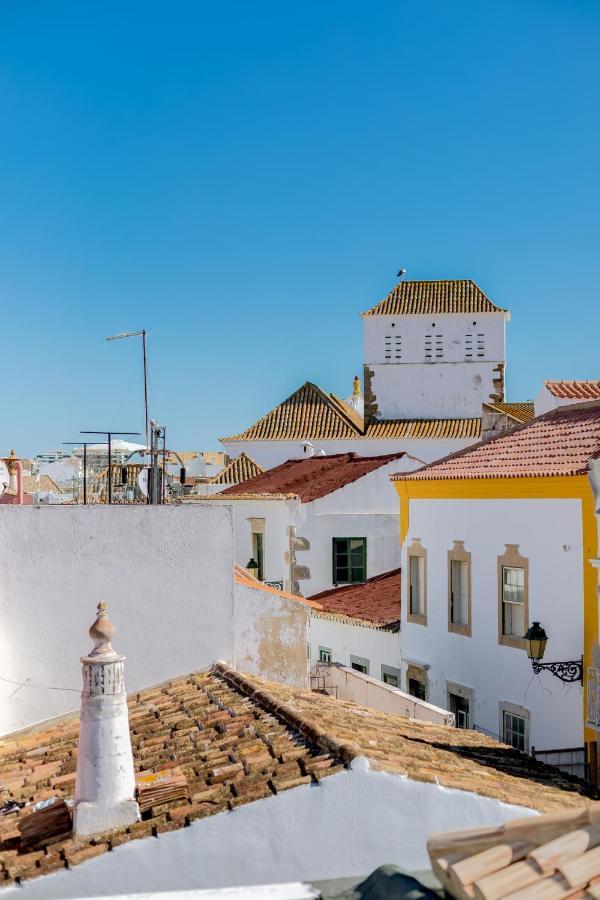 Trem - Located In Old City - Faro Luaran gambar